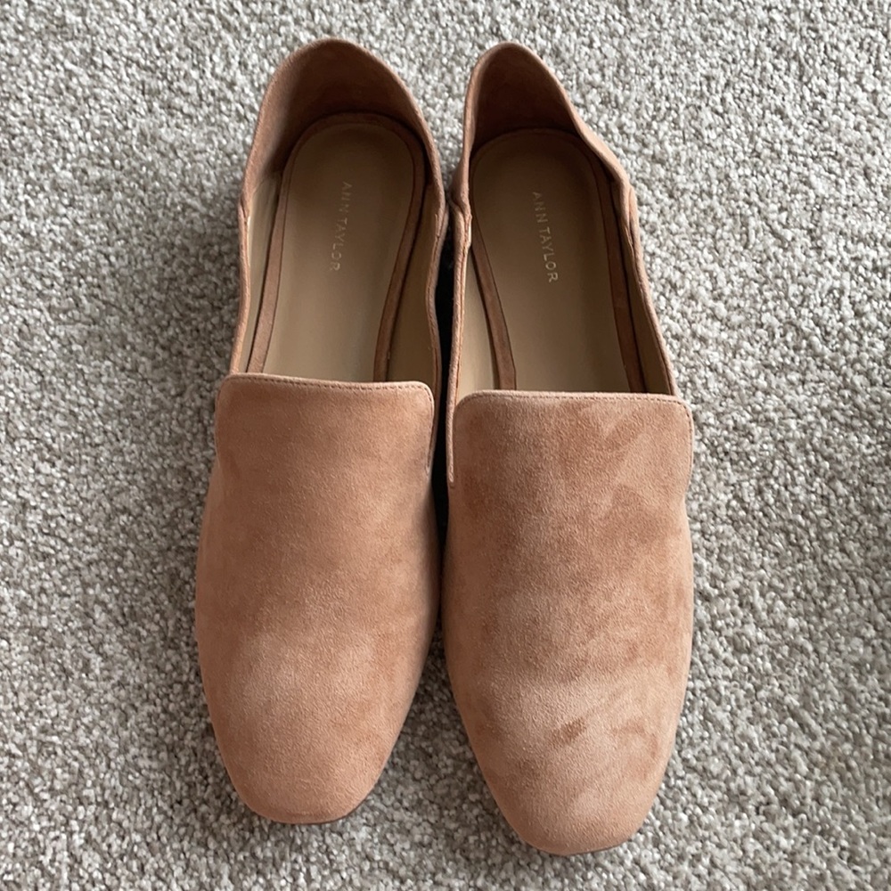 New Ann Taylor Tan Suede Flats